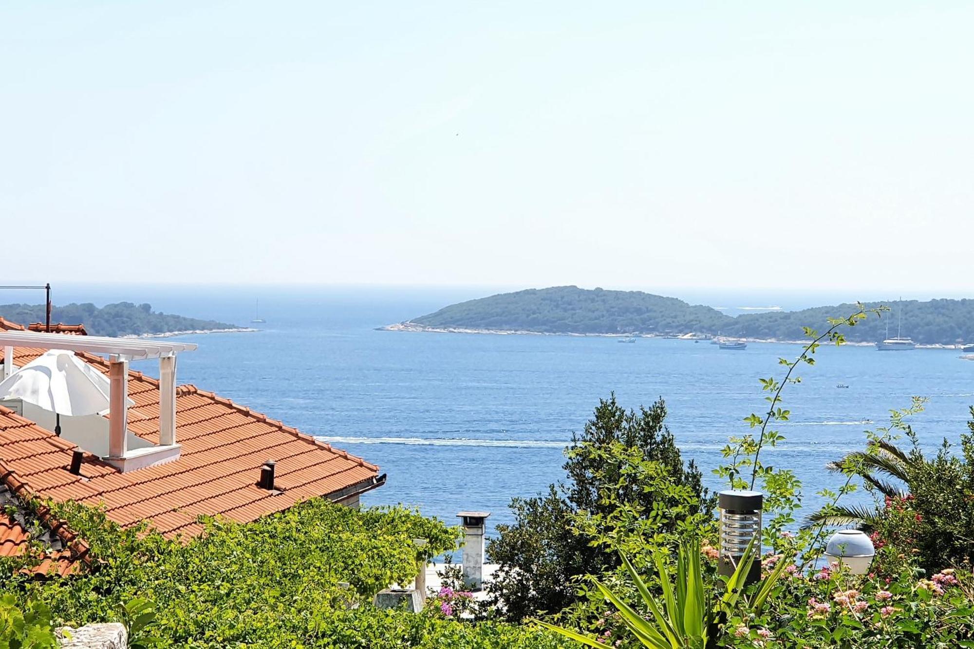 Roso - Zf Hvar Apartma